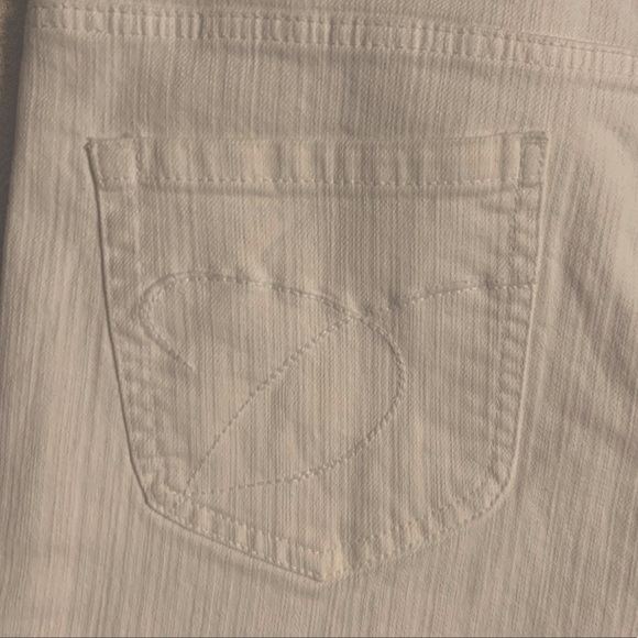 Chico's Platinum white jeans 1.5 short 10 - Picture 9 of 10